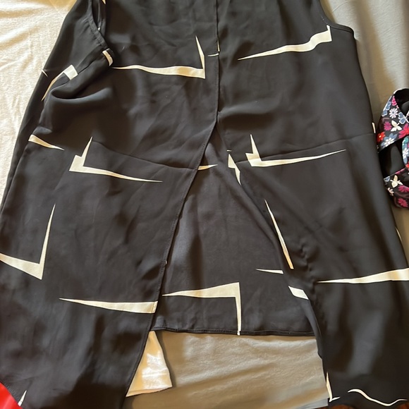 Bundle of Express size medium tops - Picture 4 of 7